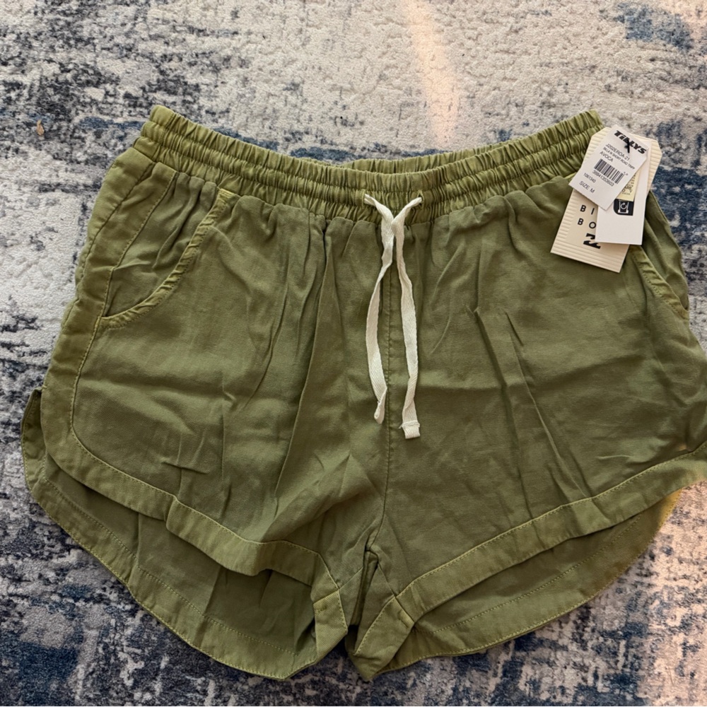 Tilly shorts, brand new with tags, size M